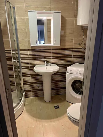 Zwei-Zimmer-Wohnung in Budva – komplett möbliert + Garagenstellplatz — photo 4